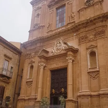Il Museo Di Teresa Piazza Del Teatro Hébergement de vacances *